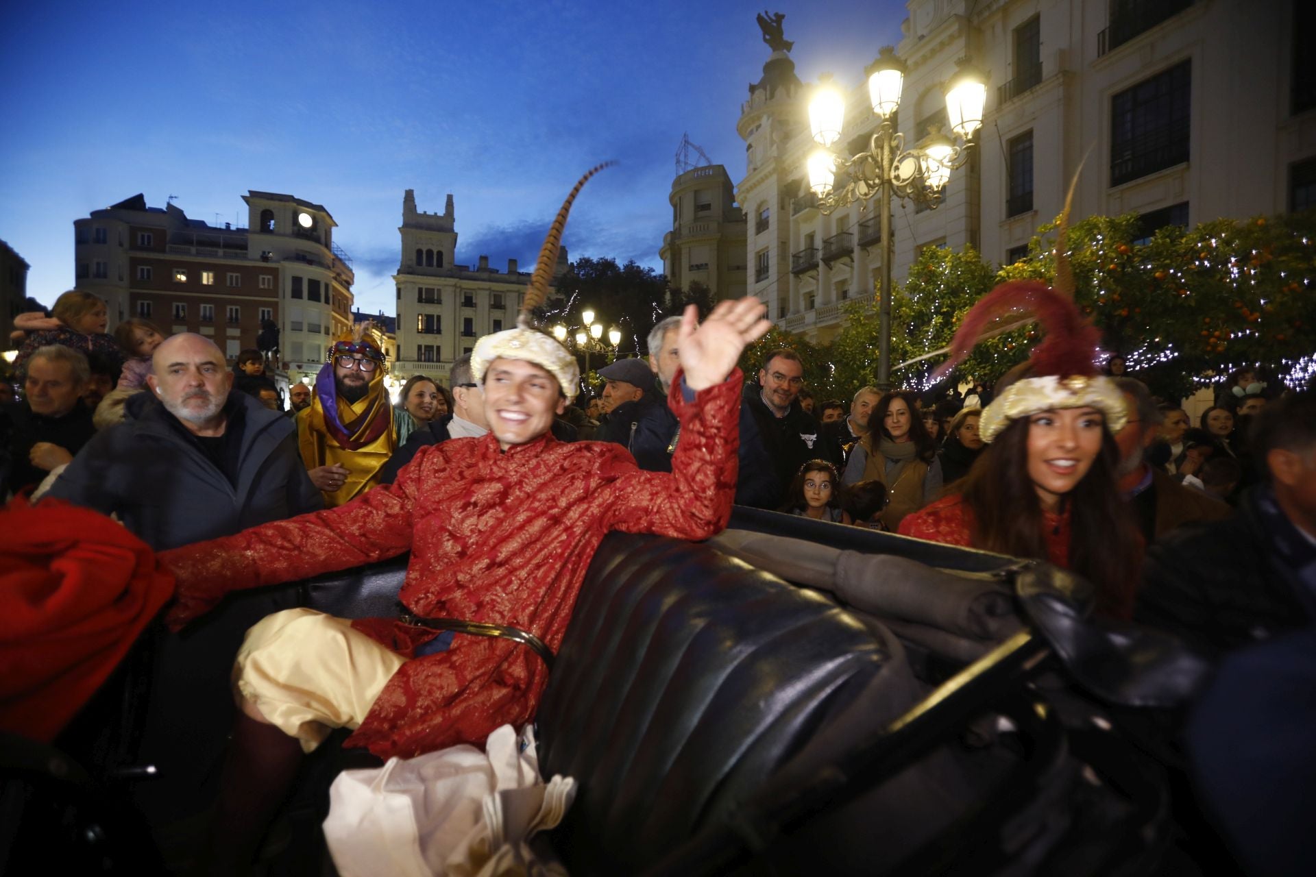El populoso desfile de la cartera real en Córdoba, en imágenes
