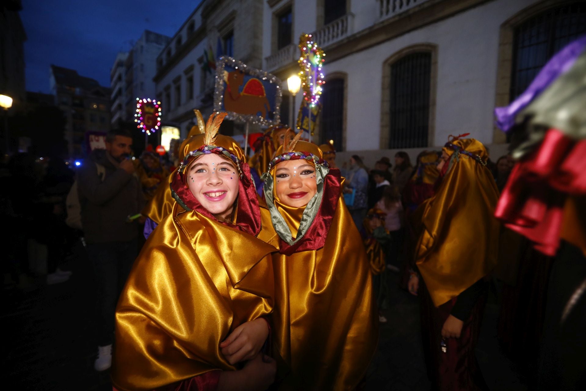 El populoso desfile de la cartera real en Córdoba, en imágenes