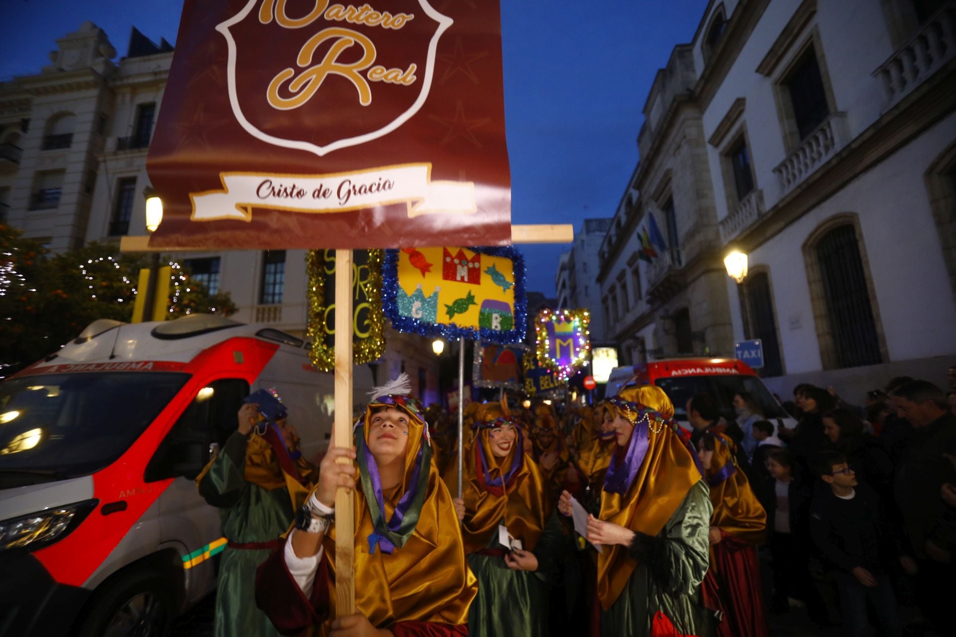 El populoso desfile de la cartera real en Córdoba, en imágenes
