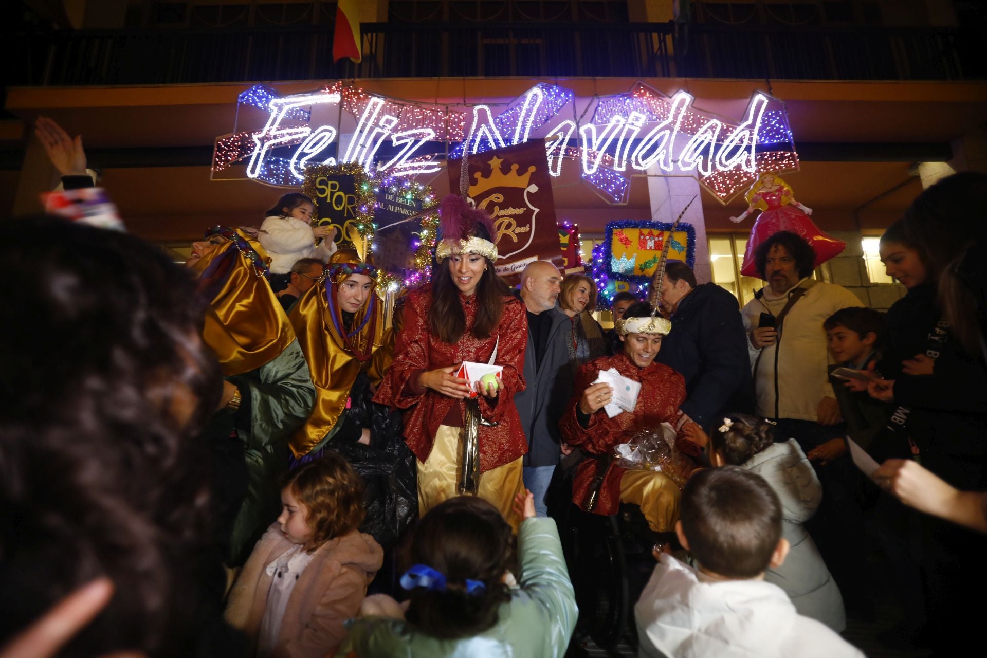 El populoso desfile de la cartera real en Córdoba, en imágenes