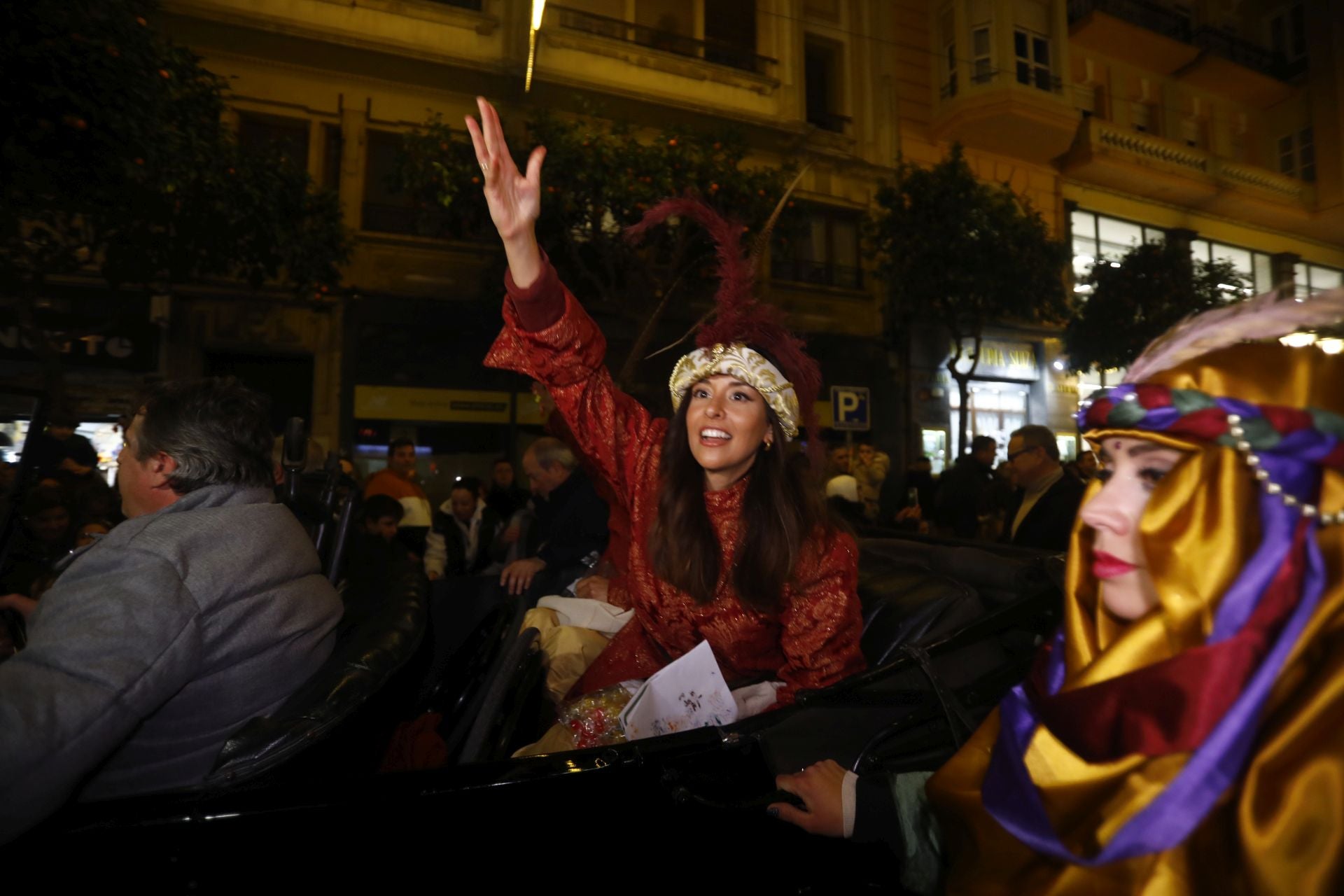 El populoso desfile de la cartera real en Córdoba, en imágenes