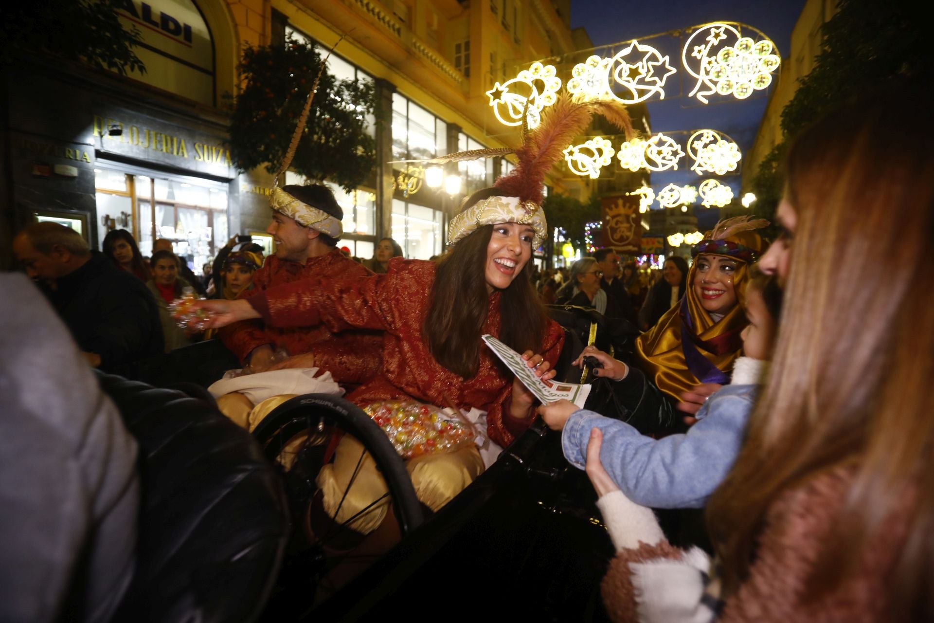 El populoso desfile de la cartera real en Córdoba, en imágenes