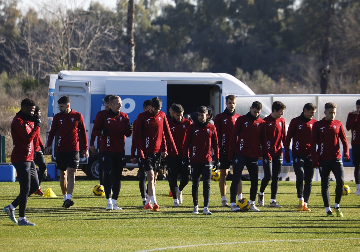 La plantilla blanquiverde en la Ciudad Deportiva de la entidad