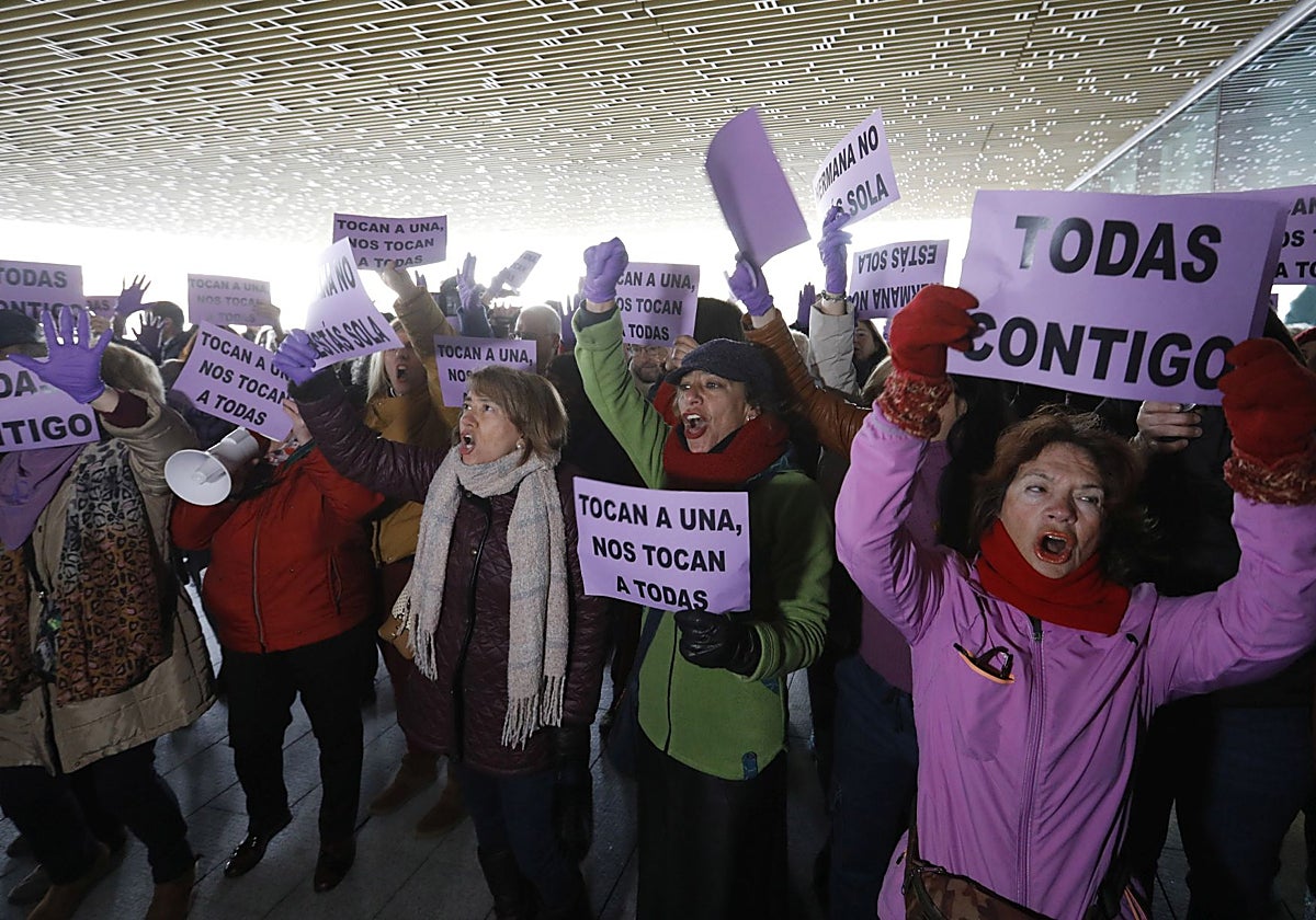 Protestas en Córdoba por el juicio contra La Manada por la agresión de Pozoblanco