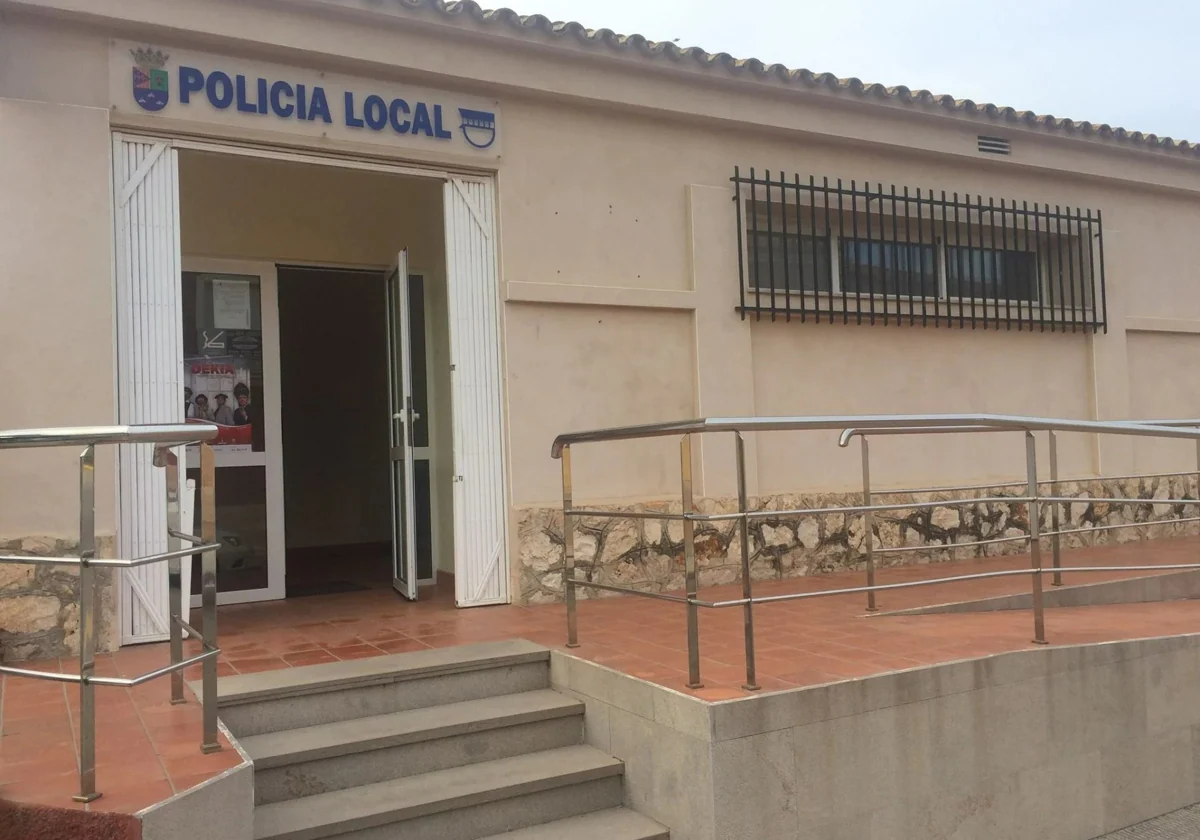 El retén de la Policía Local de Els Poblets (Alicante) asaltado por unos desconocidos en Nochevieja