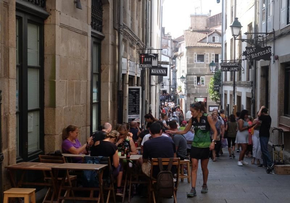 Turistas en las calles del centro de Santiago de Compostela