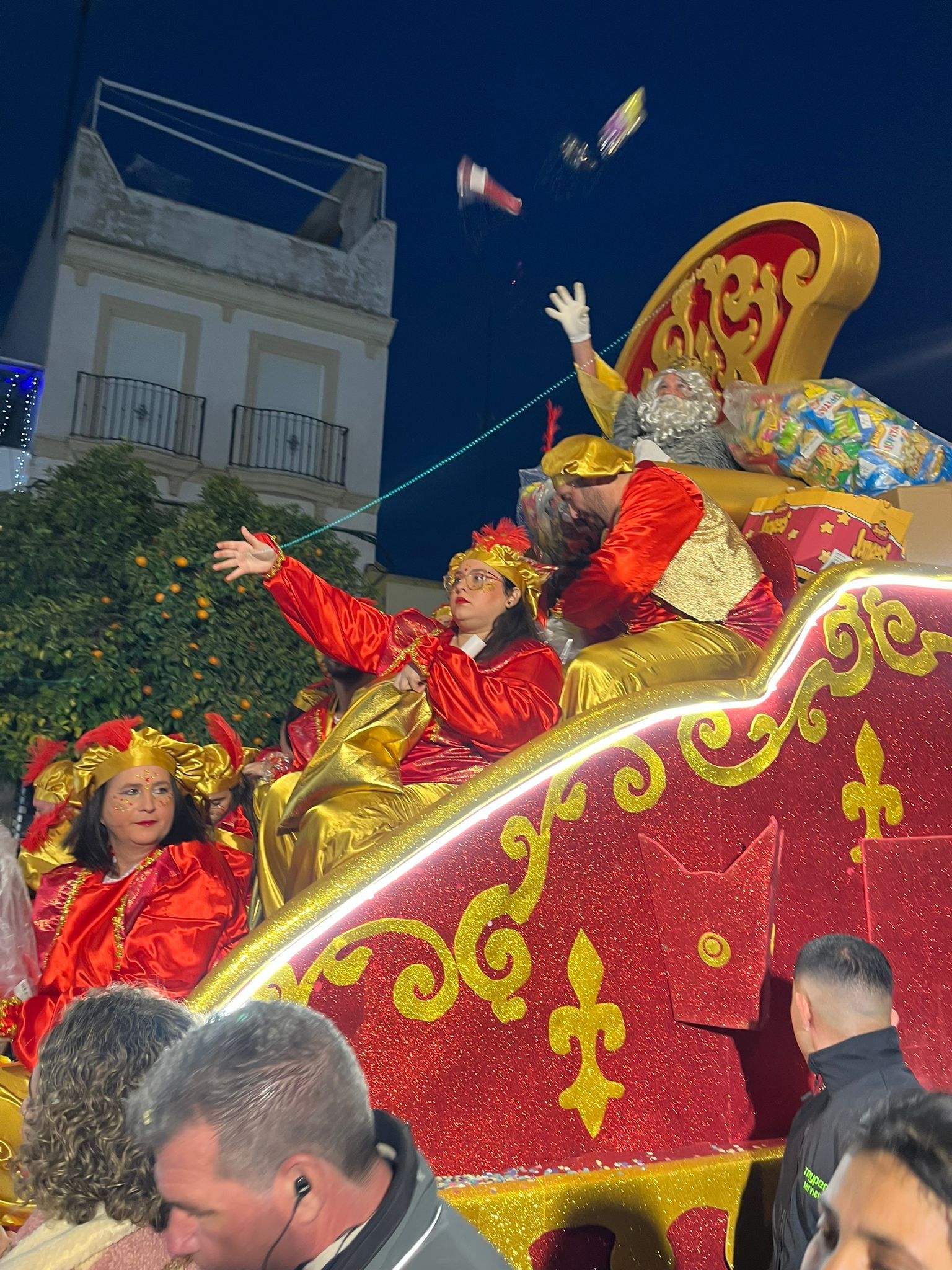 Una ilusión adelantada recorre con los Reyes la provincia, en imágenes