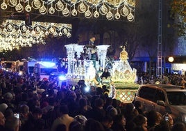 La primera Cabalgata de Reyes adelantada de Córdoba pone una brillante guinda a 100 años de celebración