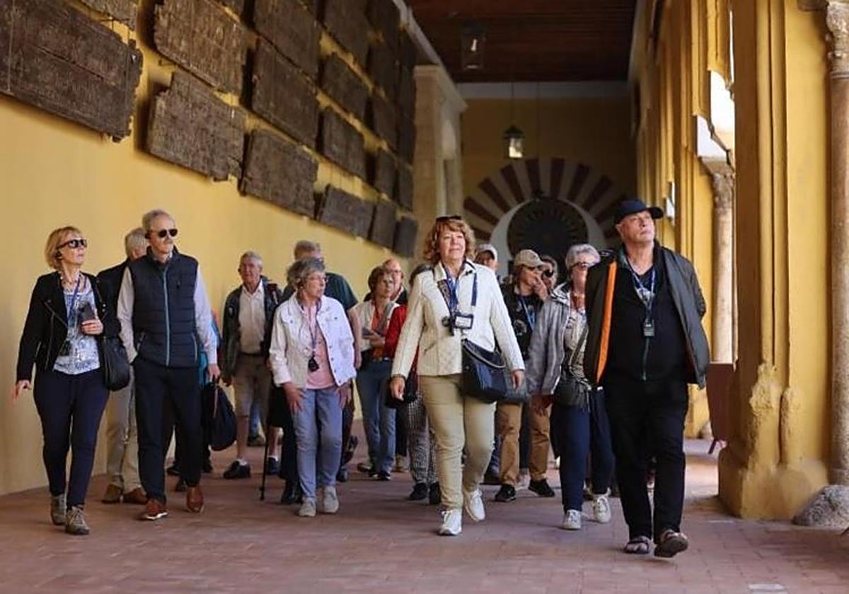 Turistas en la Mezquita-Catedral de Córdoba