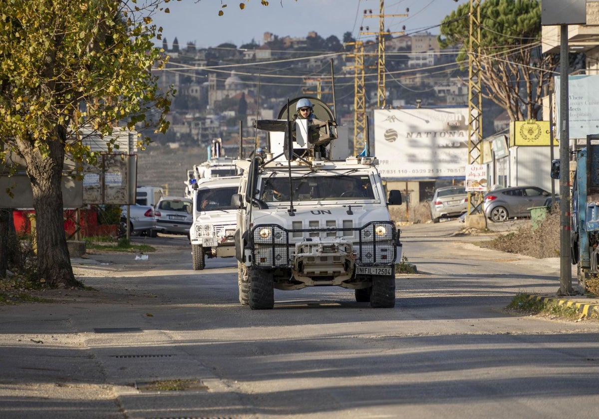 Un vehículo de los militares cordobeses en Líbano bajo siglas de la ONU