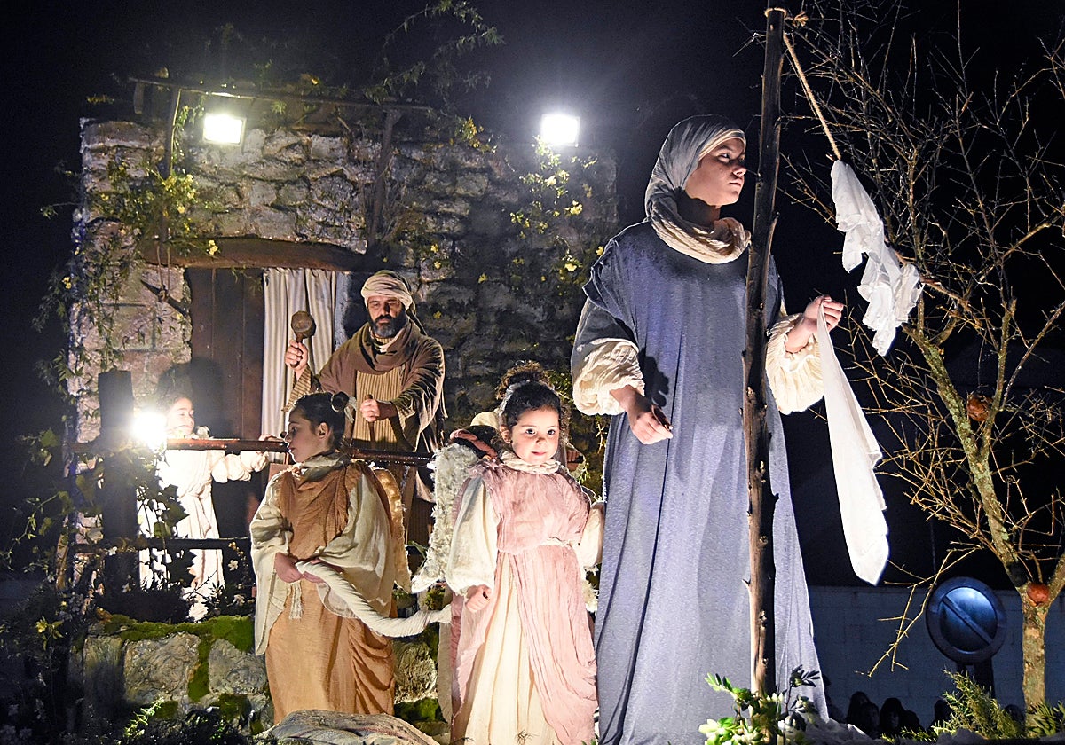 Una de las carrozas de la cabalgata de los Reyes Magos de Higuera de la Sierra