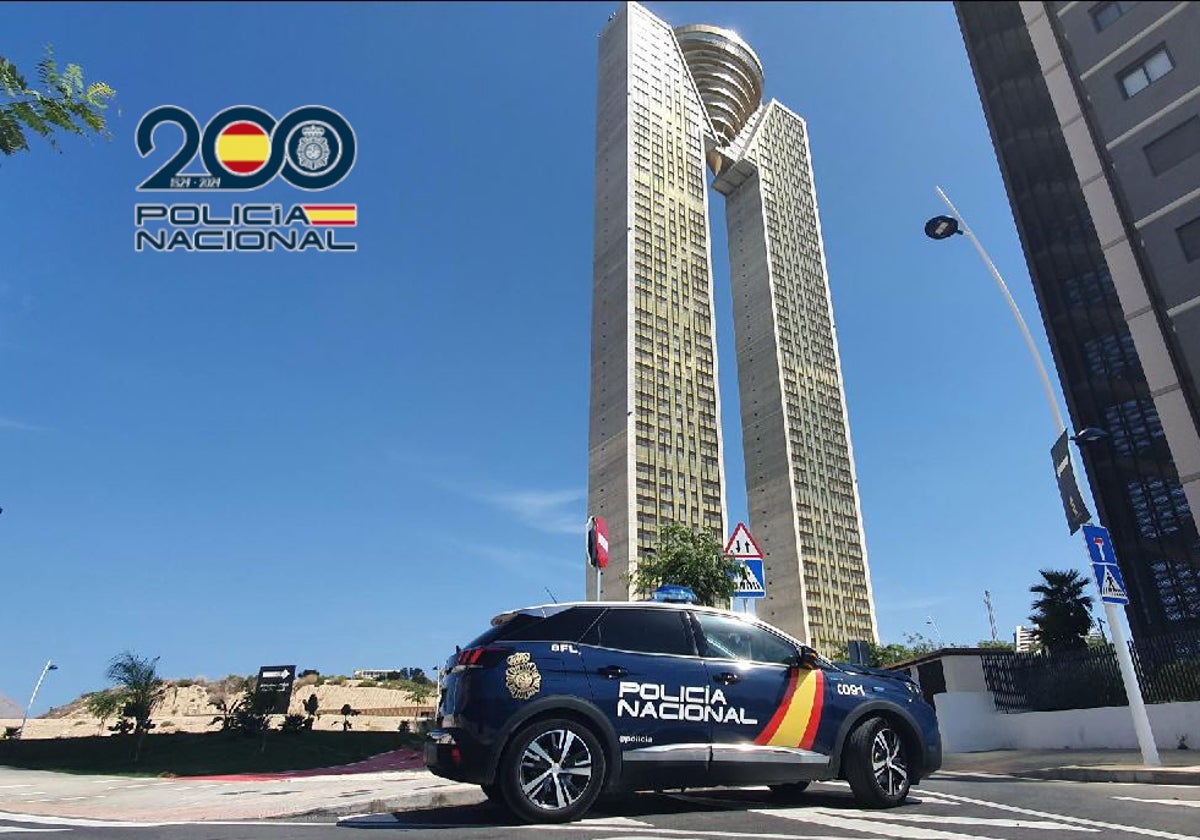 Imagen de archivo de un coche patrulla de la Policía Nacional en Benidorm