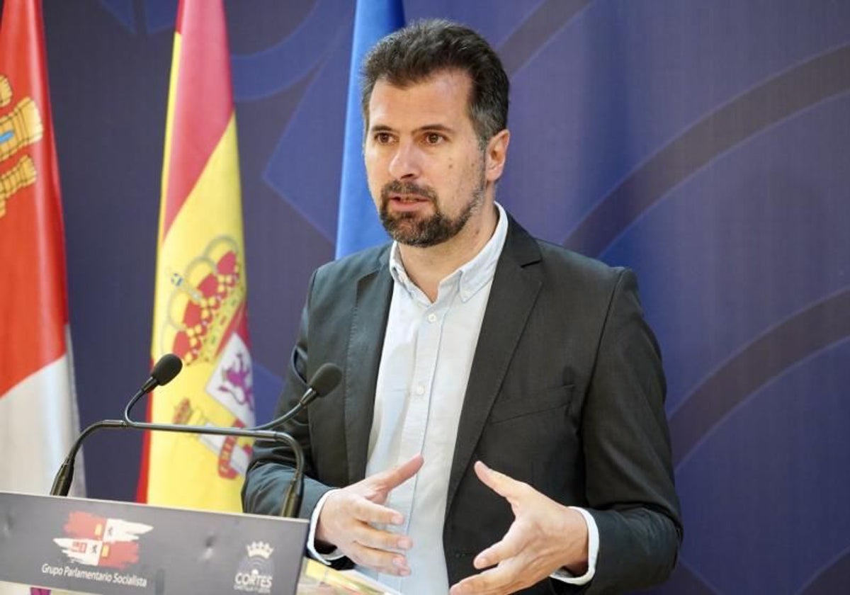 Luis Tudanca en una rueda de prensa en 2024