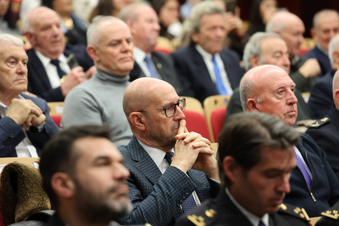 El homenaje de la Policía Nacional de Córdoba a sus agentes jubilados, en imágenes