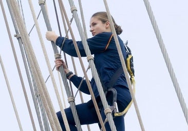 El adiestramiento de la Princesa Leonor a bordo del Elcano, en imágenes