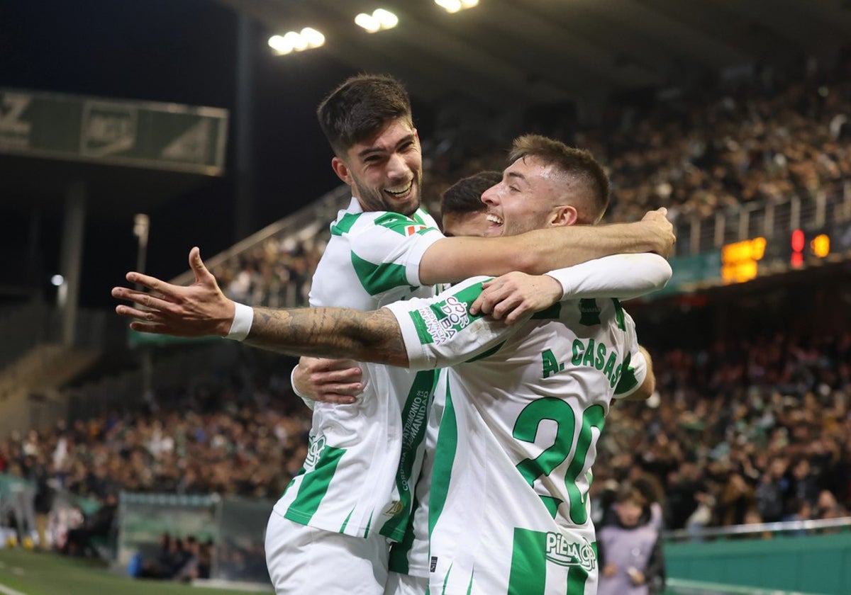 Théo Zidane y Antonio Casas celebran un gol ante el Eibar en El Arcángel