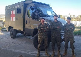 Tres militares de la BRI X de Córdoba auxilian a dos motoristas tras sufrir un accidente en Catarroja