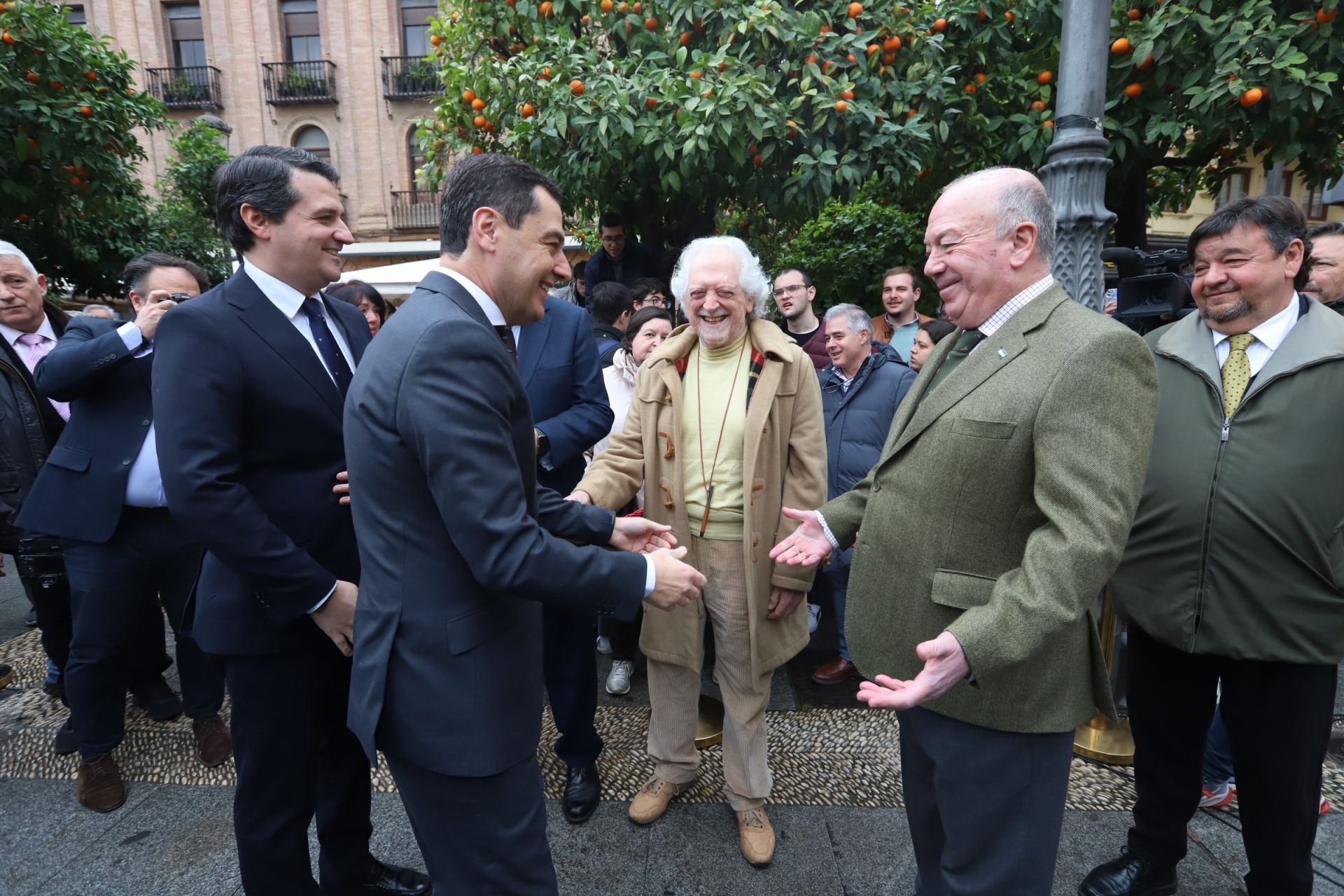 En imágenes, la inauguración de la escultura del 4D en Córdoba