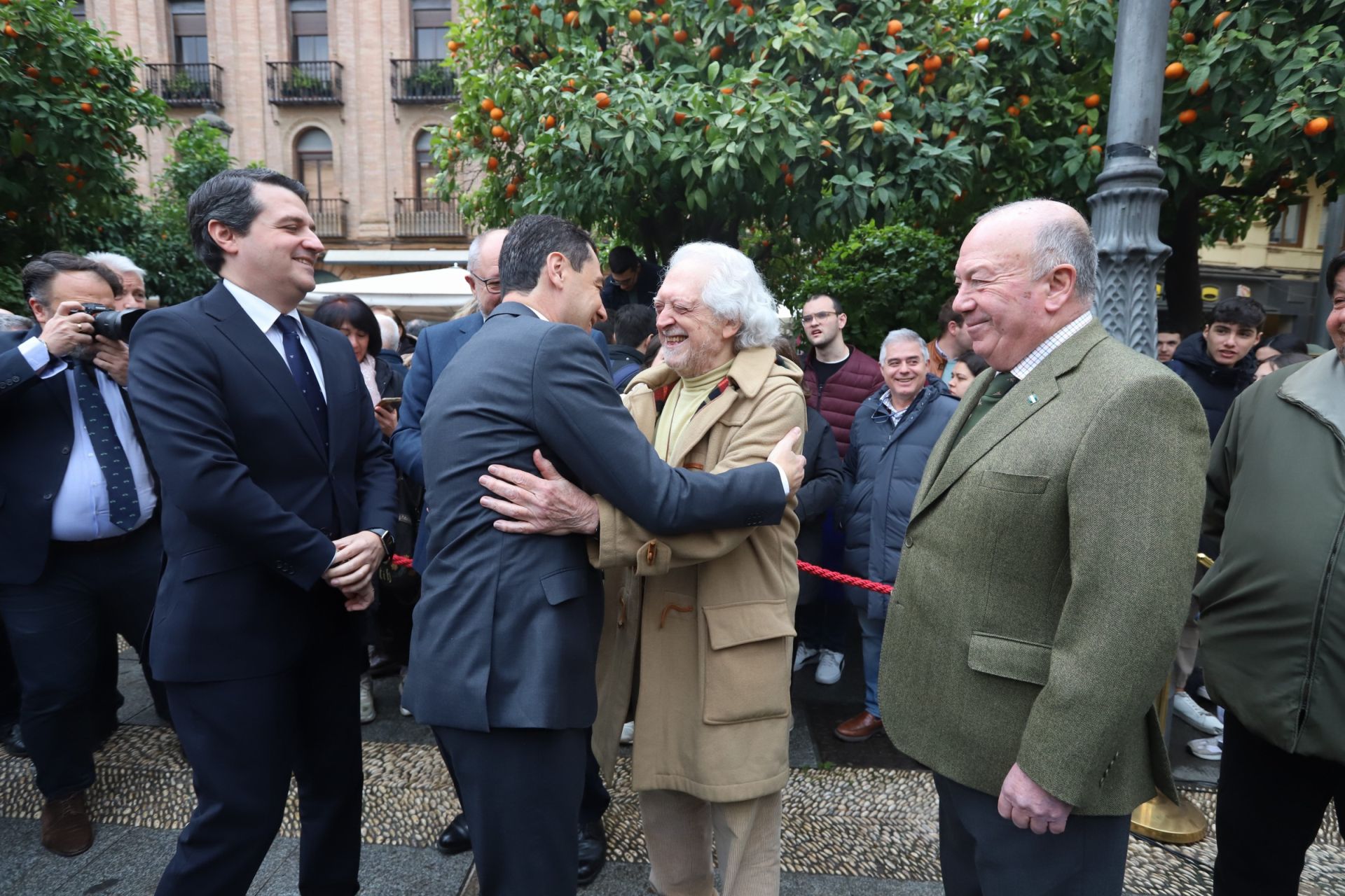 En imágenes, la inauguración de la escultura del 4D en Córdoba