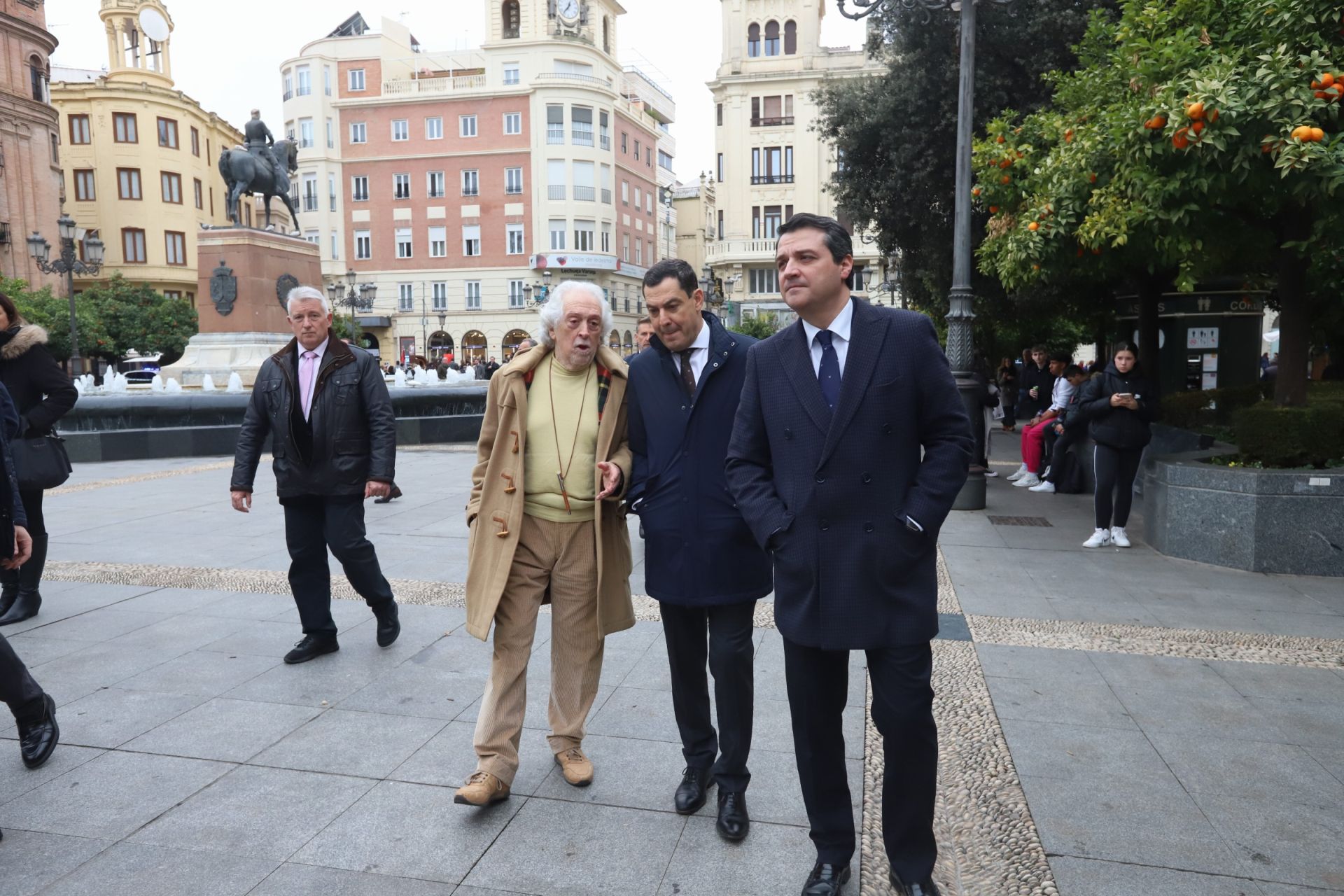 En imágenes, la inauguración de la escultura del 4D en Córdoba