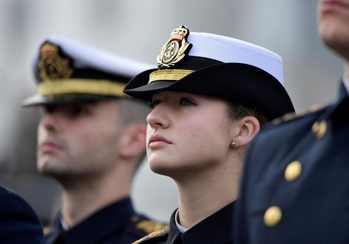 La Princesa Leonor se embarca en el Juan Sebastián de Elcano, en imágenes