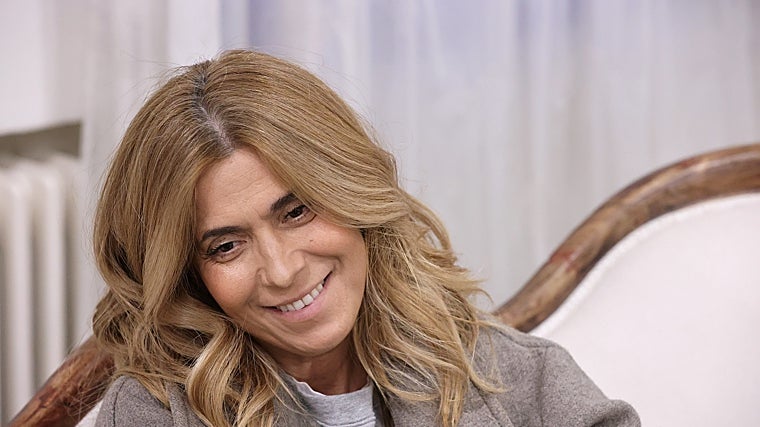 Hija de unos vendedores ambulantes, tiene cuatro hermanos