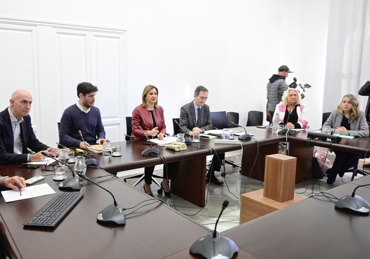 Imagen de la primera sesión de la comisión sobre la dana en el Ayuntamiento de Valencia, el pasado martes