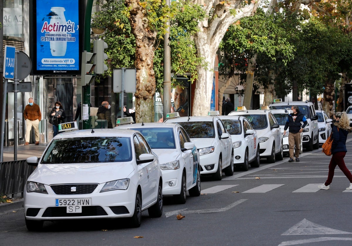 Parada de taxi en Gran Capitán