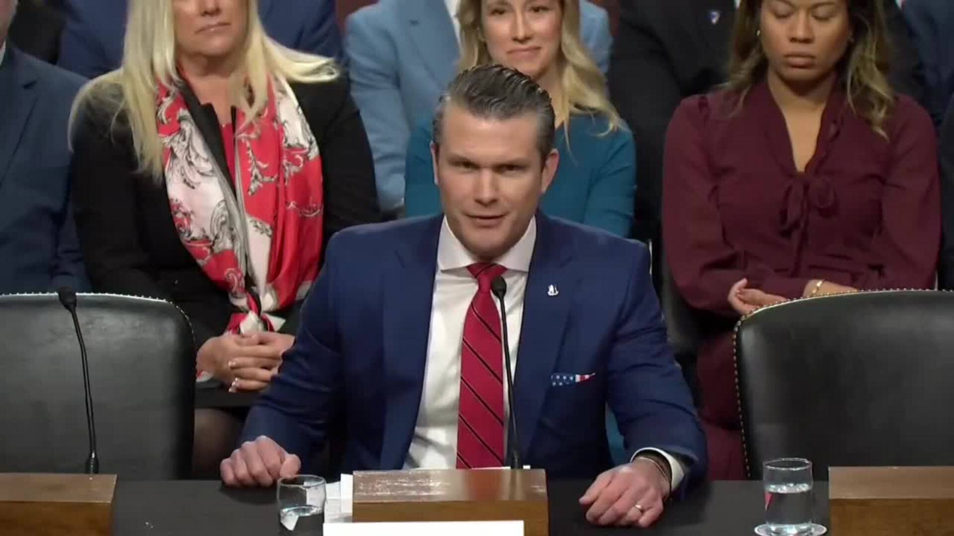 El nominado de Trump para Defensa responde a las críticas en su audiencia de confirmación