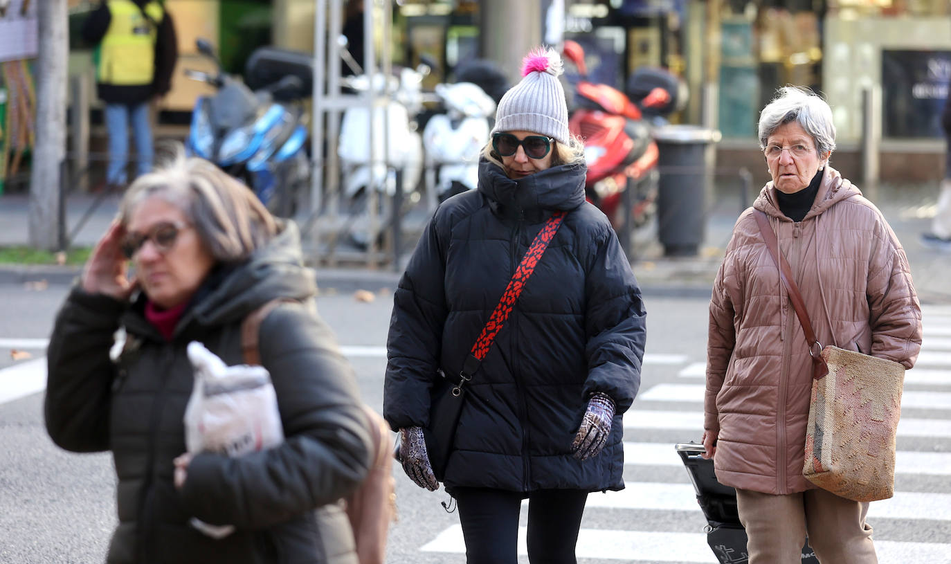 El frío extremo se cuela en las calles de Córdoba, en imágenes