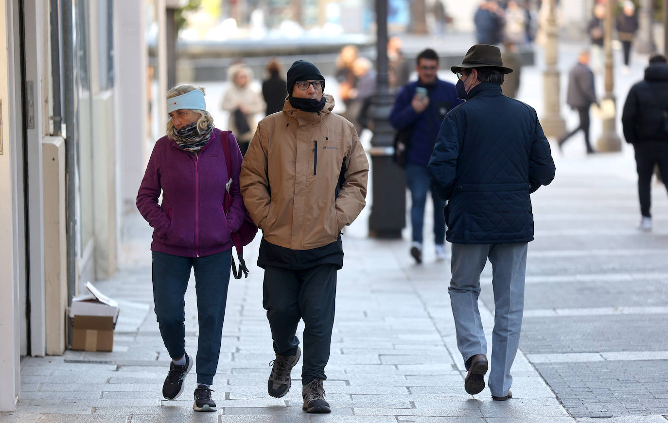 El frío extremo se cuela en las calles de Córdoba, en imágenes
