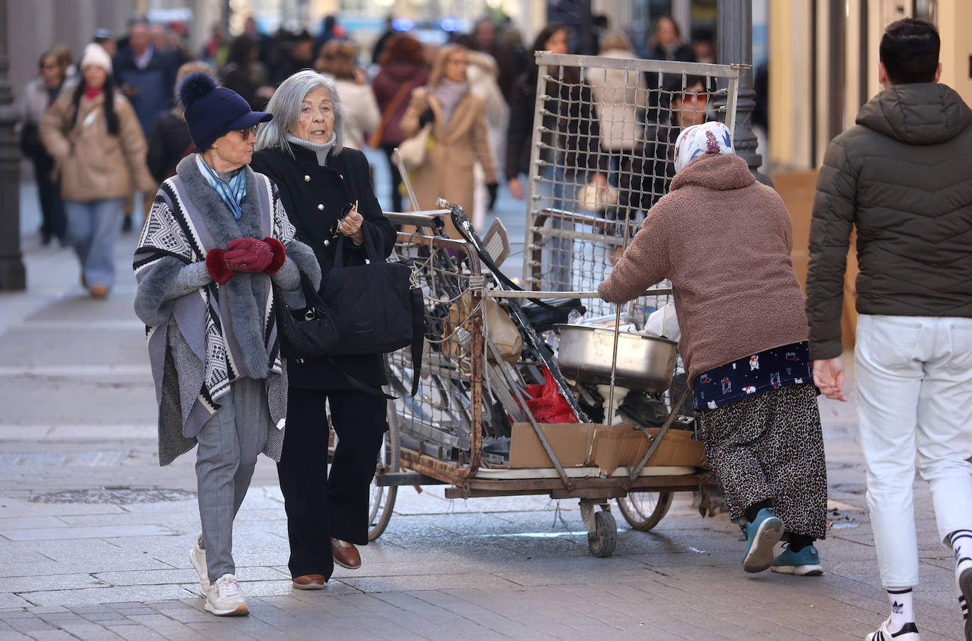 El frío extremo se cuela en las calles de Córdoba, en imágenes
