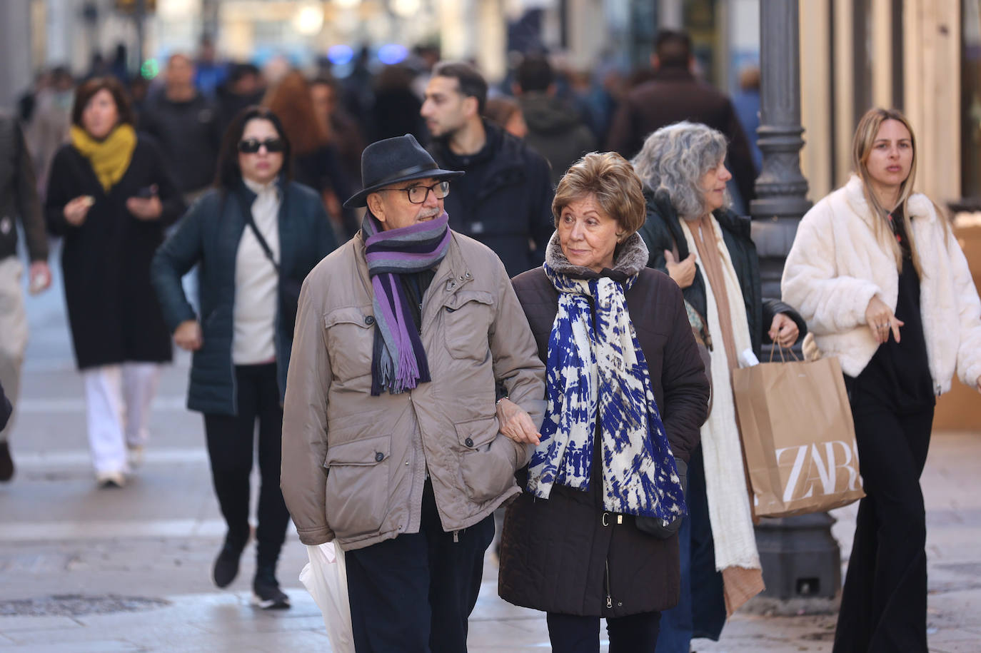 El frío extremo se cuela en las calles de Córdoba, en imágenes