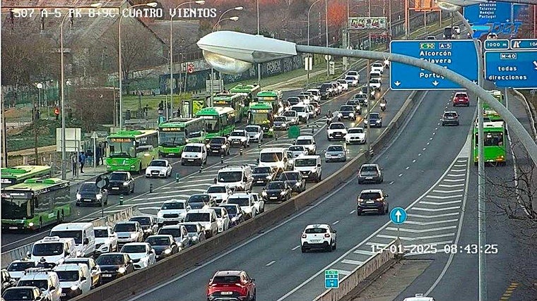 Retenciones en el kilómetro 8,9 de la A-5