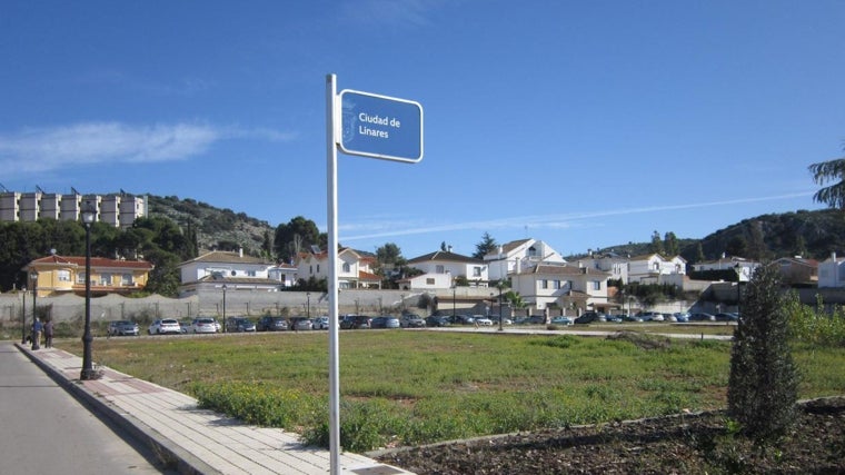 Chalés en la zona del Aradillo y la avenida Fuente del Río junto al Hospital Comarcal