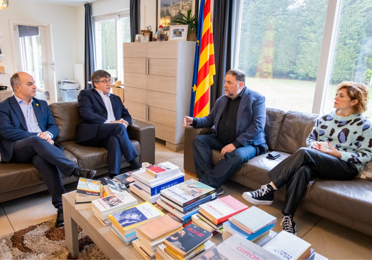 Carles Puigdemont y Oriol Junqueras, hoy, reunidos en Waterloo (Bélgica) también con los número dos de Junts y ERC, Jordi Turull y Elisenda Alamany, respectivamente