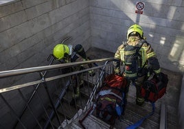 Un incendio obliga a desalojar una fábrica de piensos en Villanueva de la Jara