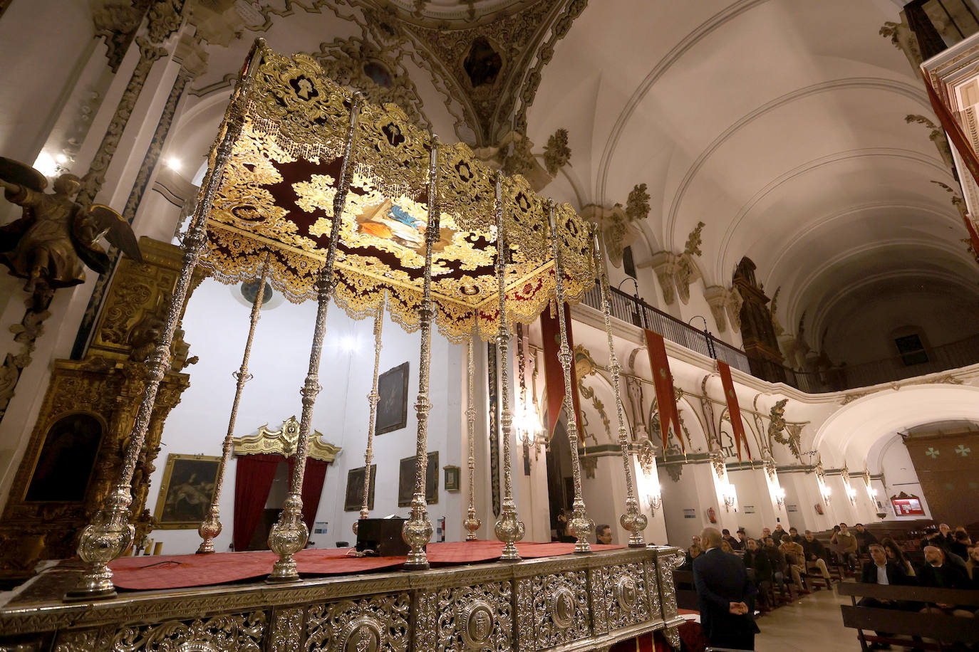 La presentación de las bambalinas interiores del palio de la Candelaria de Córdoba, en imágenes