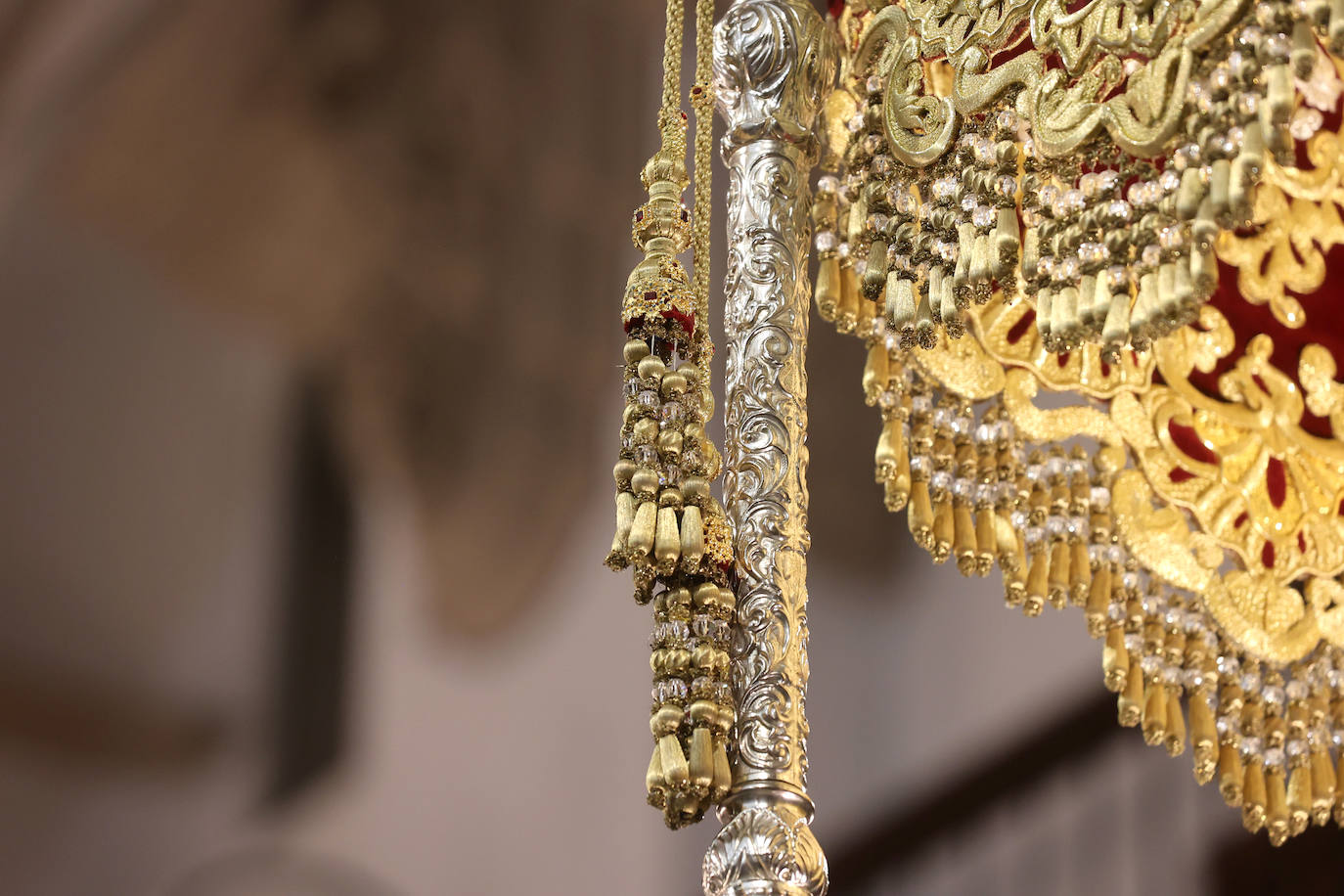 La presentación de las bambalinas interiores del palio de la Candelaria de Córdoba, en imágenes