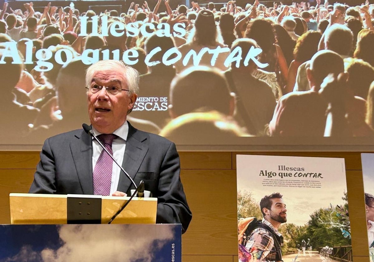 El alcalde de Illescas, José Manuel Tofiño, durante la presentación de la campaña