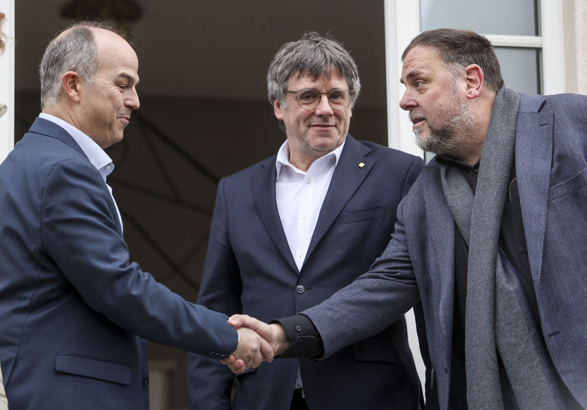 Turull y Puigdemont, que se vieron este jueves en Waterloo con Junqueras, citan este viernes a la cúpula de Junts en la capital belga