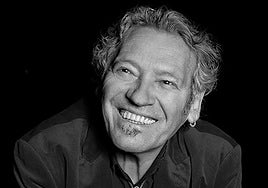 Lorenzo Santamaría: «Es un honor ser el único cantante español que ha actuado con Jimi Hendrix»