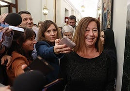La moción de Junts eleva el descrédito institucional de Francina Armengol