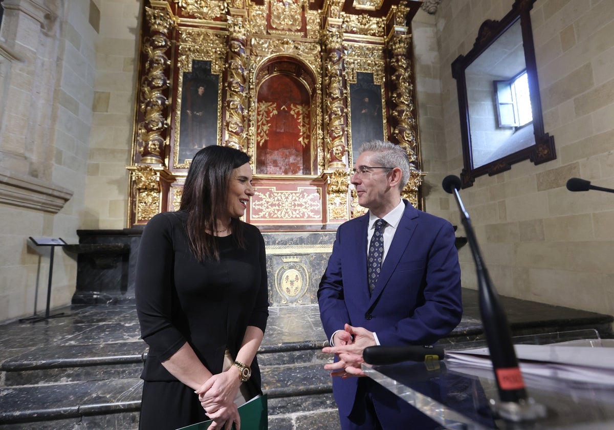 La delegada de Empleo y el gerente del Palacio de Congresos, este lunes en el balance de 2024