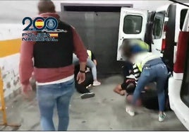 La Policía Nacional frustra un pase de 200 kilos de cocaína en una caleta en el parking de un centro comercial de Madrid