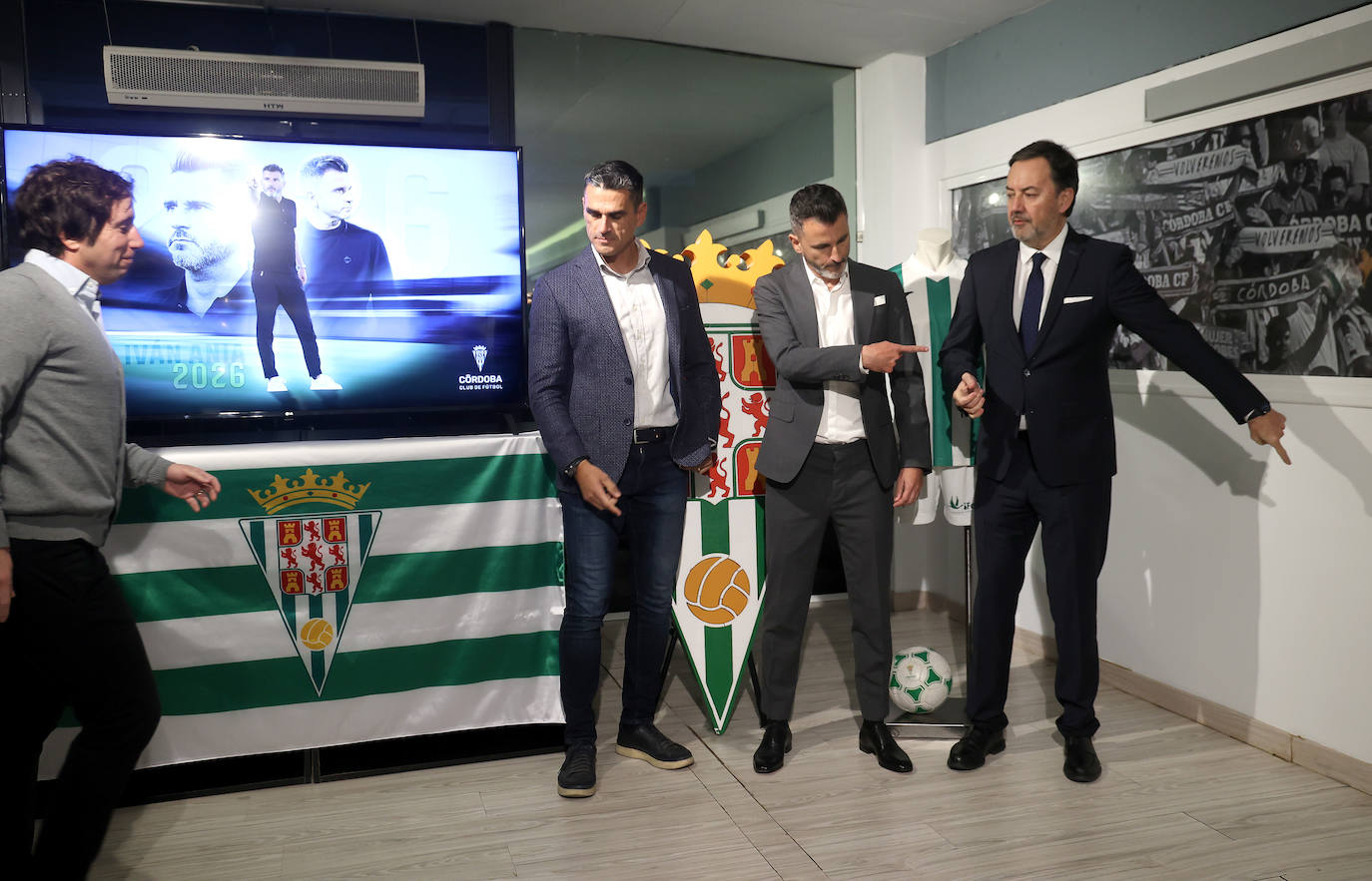 El acuerdo de renovación de Iván Ania con el Córdoba CF, en imágenes