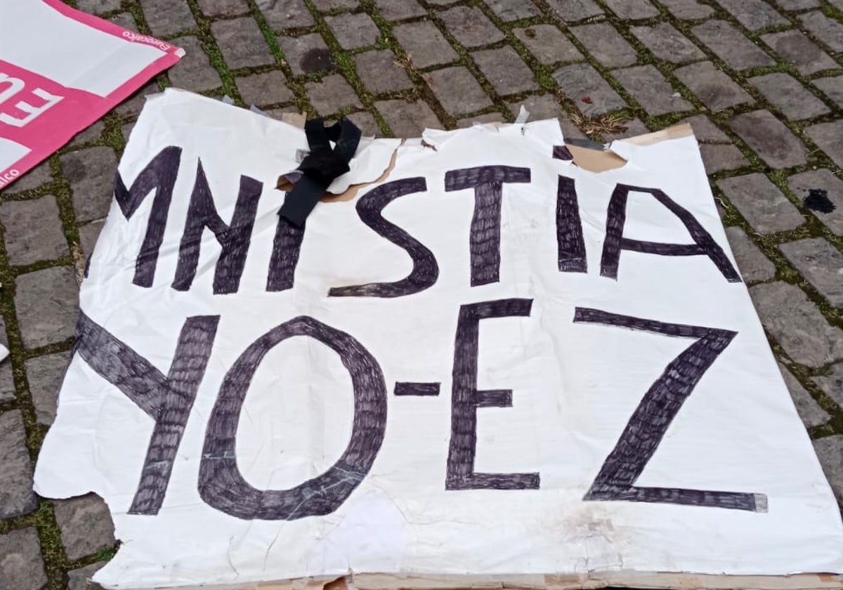 La pancarta contra la amnistía destrozada en Leiza