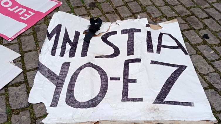 Gritos de «Gora ETA militar» y amenazas al concejal de UPN en Leiza que protesta contra la amnistía