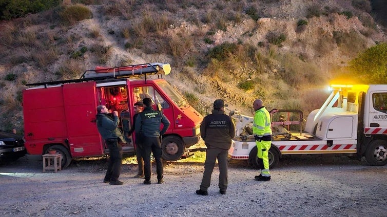 Levantan una acampada ilegal con más de cien caravanas y 30 tiendas en un paraje natural de Málaga