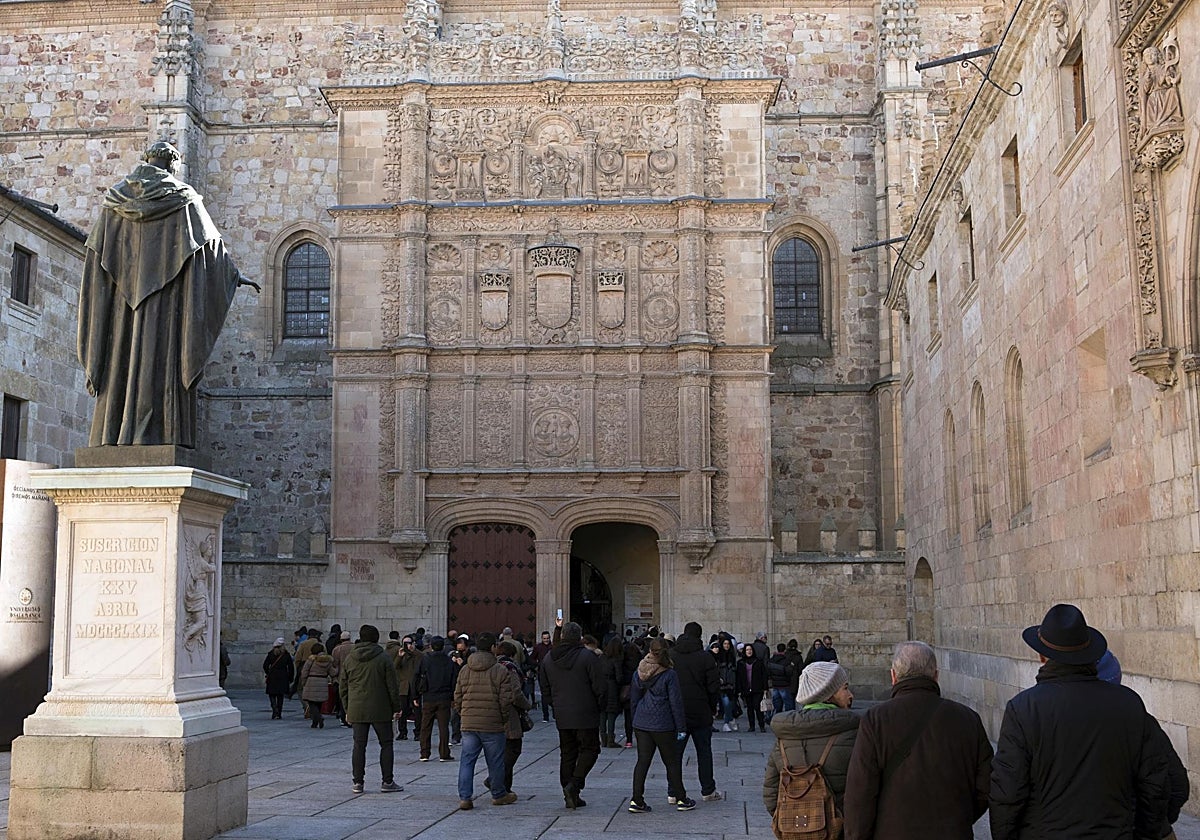 Fachada de la Universidad de Salamanca en una imagen de archivo